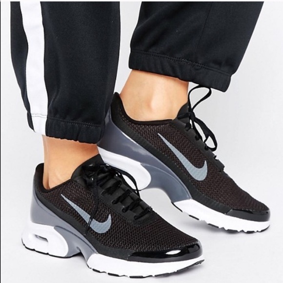 Nike Shoes - NWT Nike Air Max Jewel Black WMNS